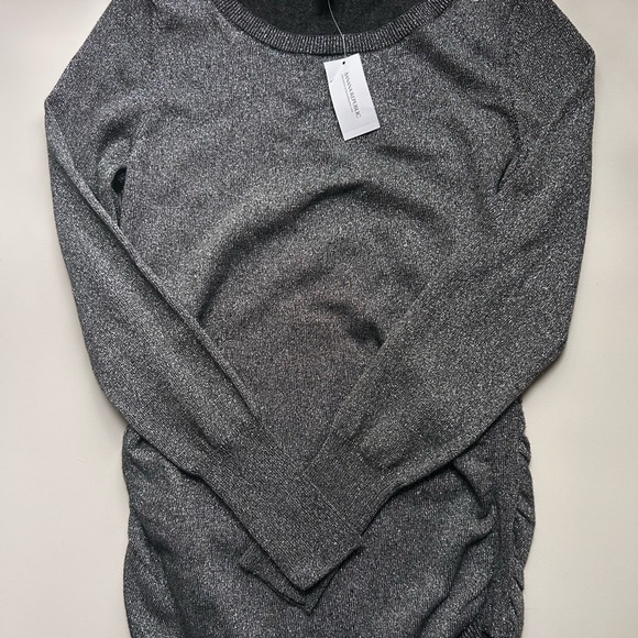 NWT. Banana Republic Gray/Silver Women's pullover Sweater size M - Picture 2 of 6